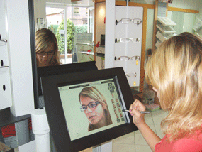 Vermessung am ImpressionIST im Geschäft von AugenOptik Fritsch